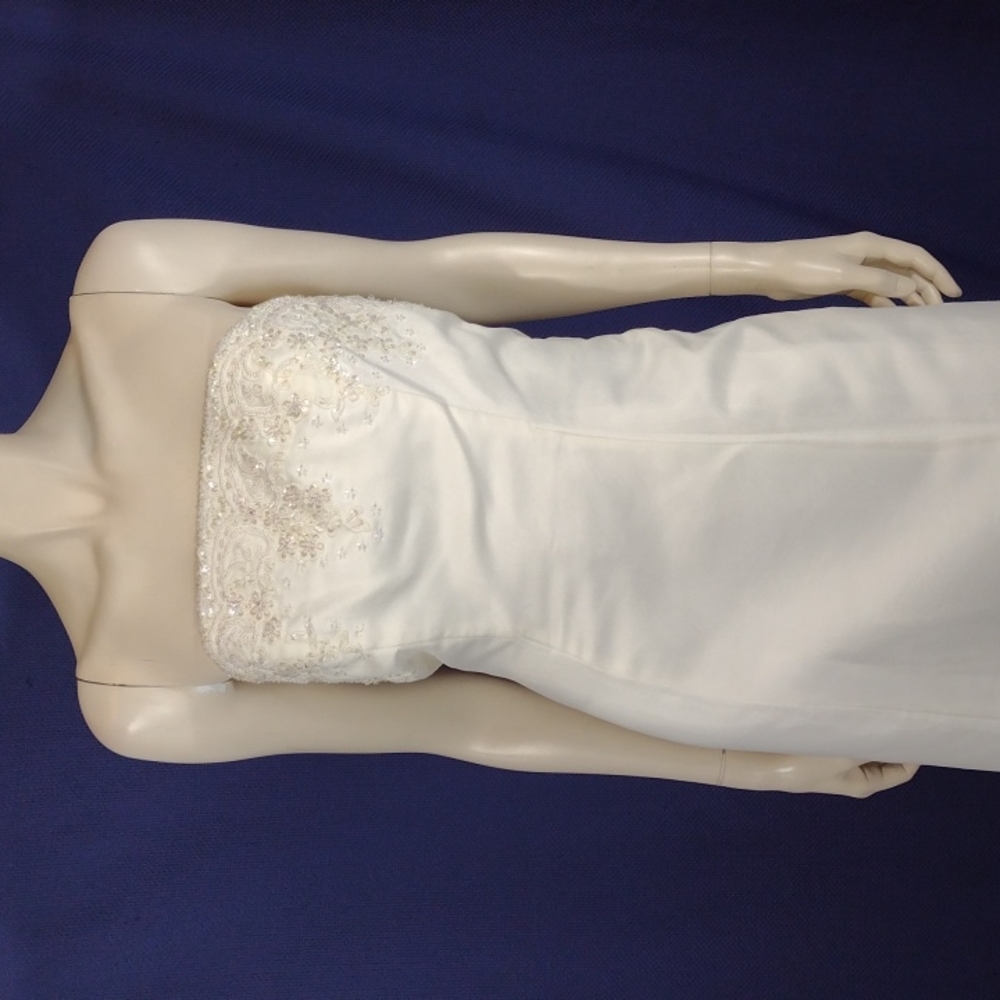 David's Bridal Michaelangelo ivory beaded wedding gown with train T8021 size 14